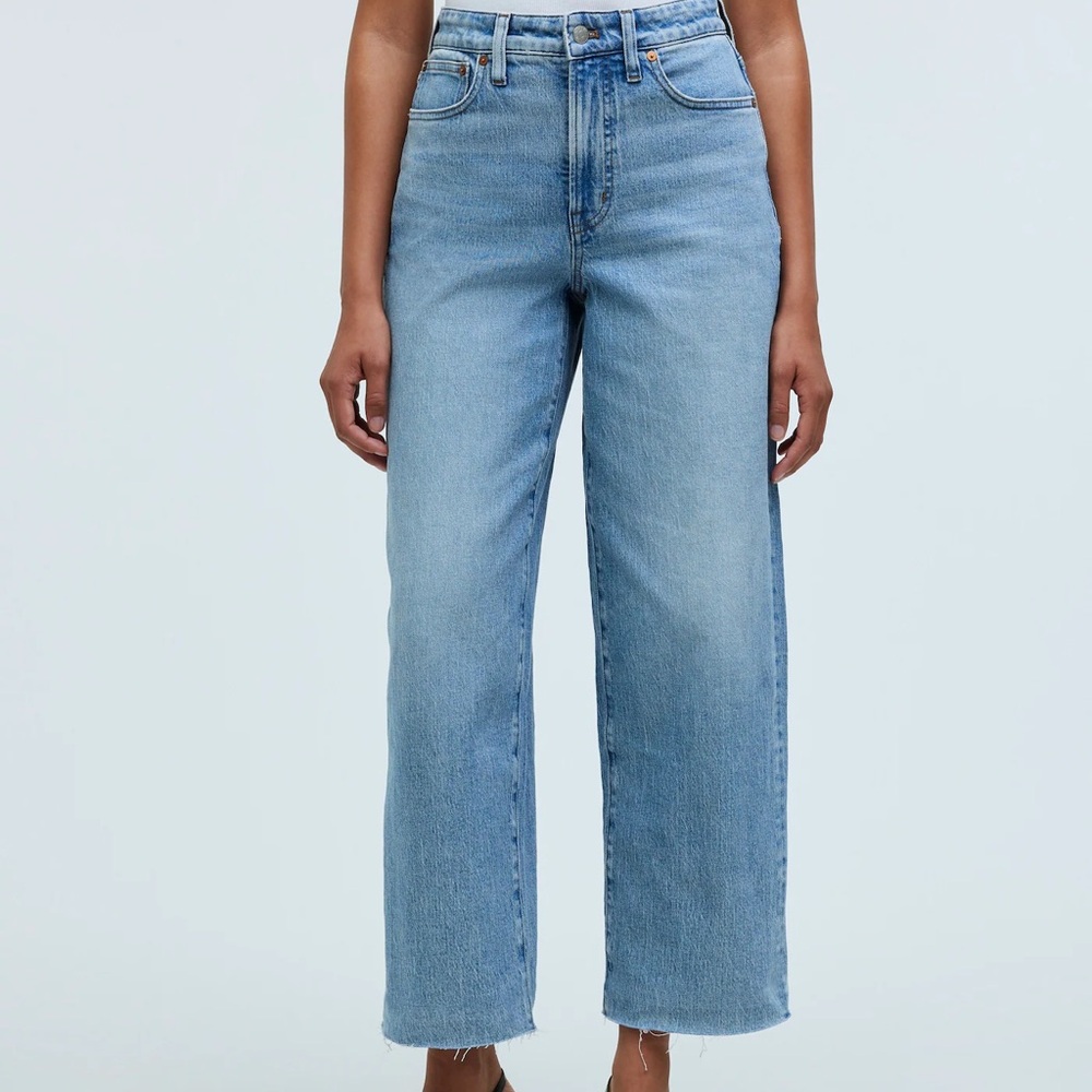 The Curvy Perfect Vintage Wide-Leg Crop Jean in Altoona Wash